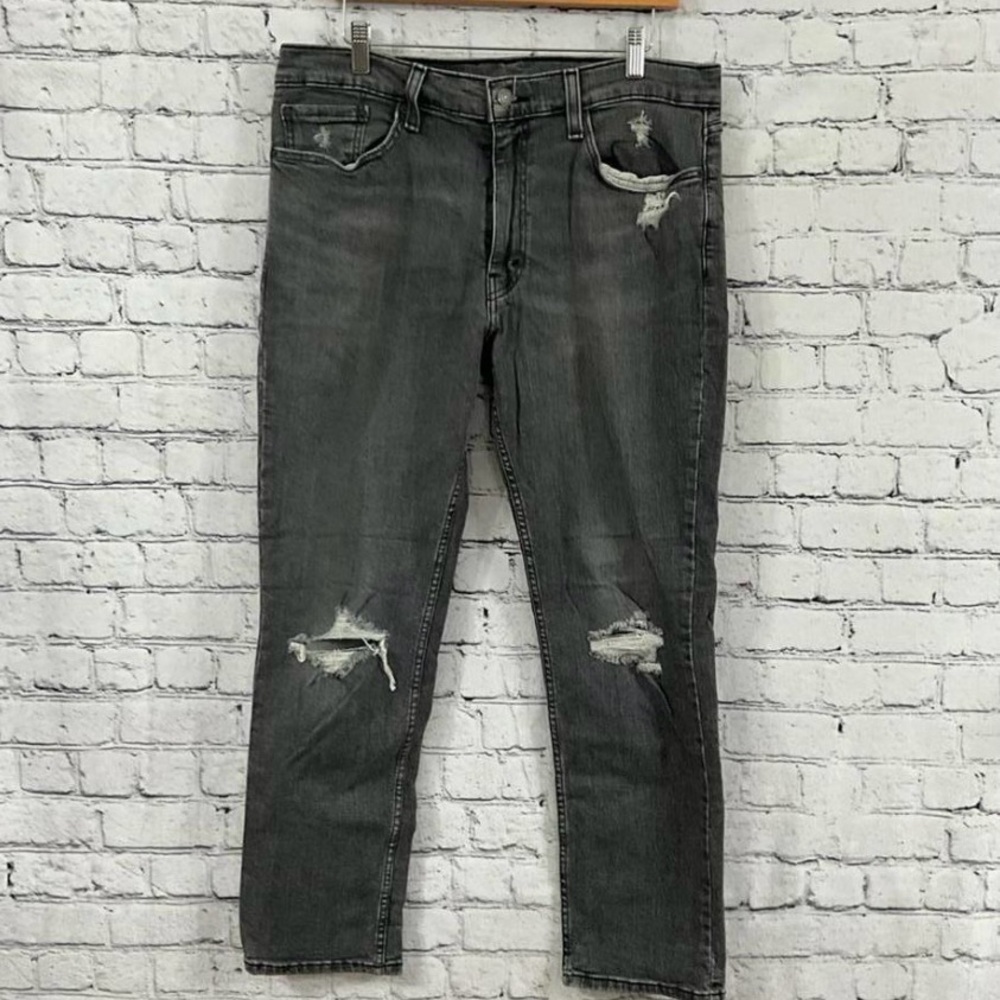 Men's Levi’s Distressed Jeans